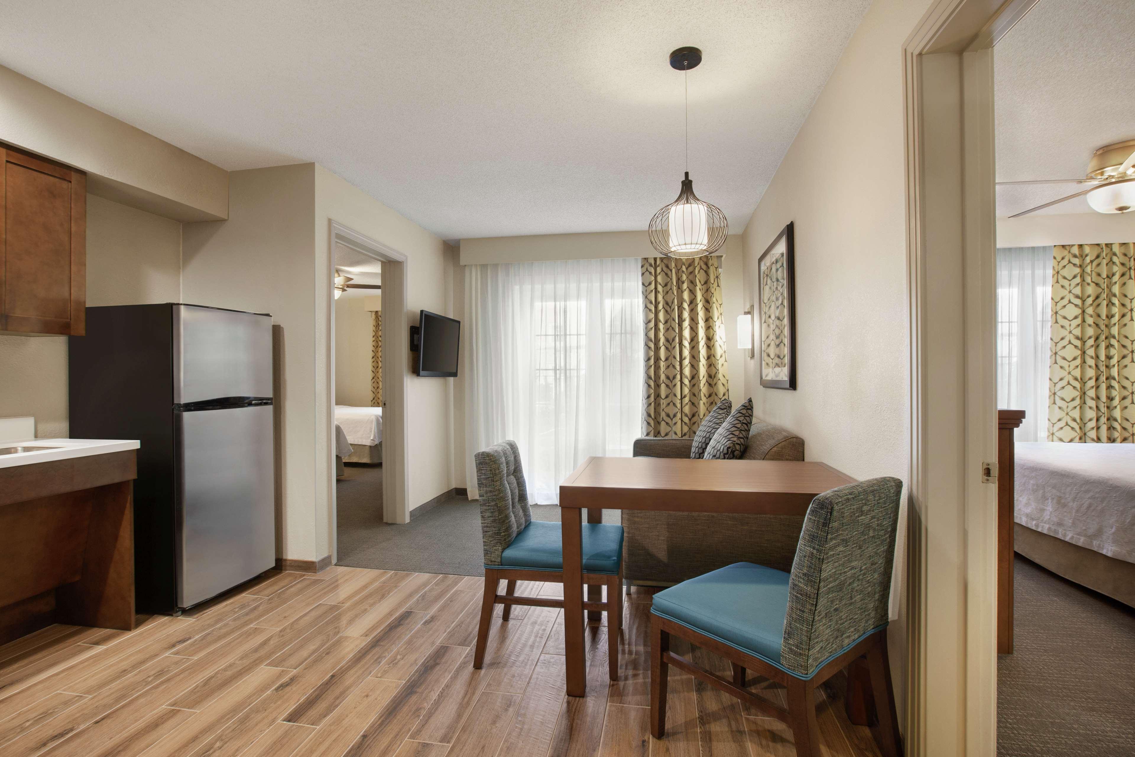 Homewood Suites By Hilton Kansas City Airport Εξωτερικό φωτογραφία