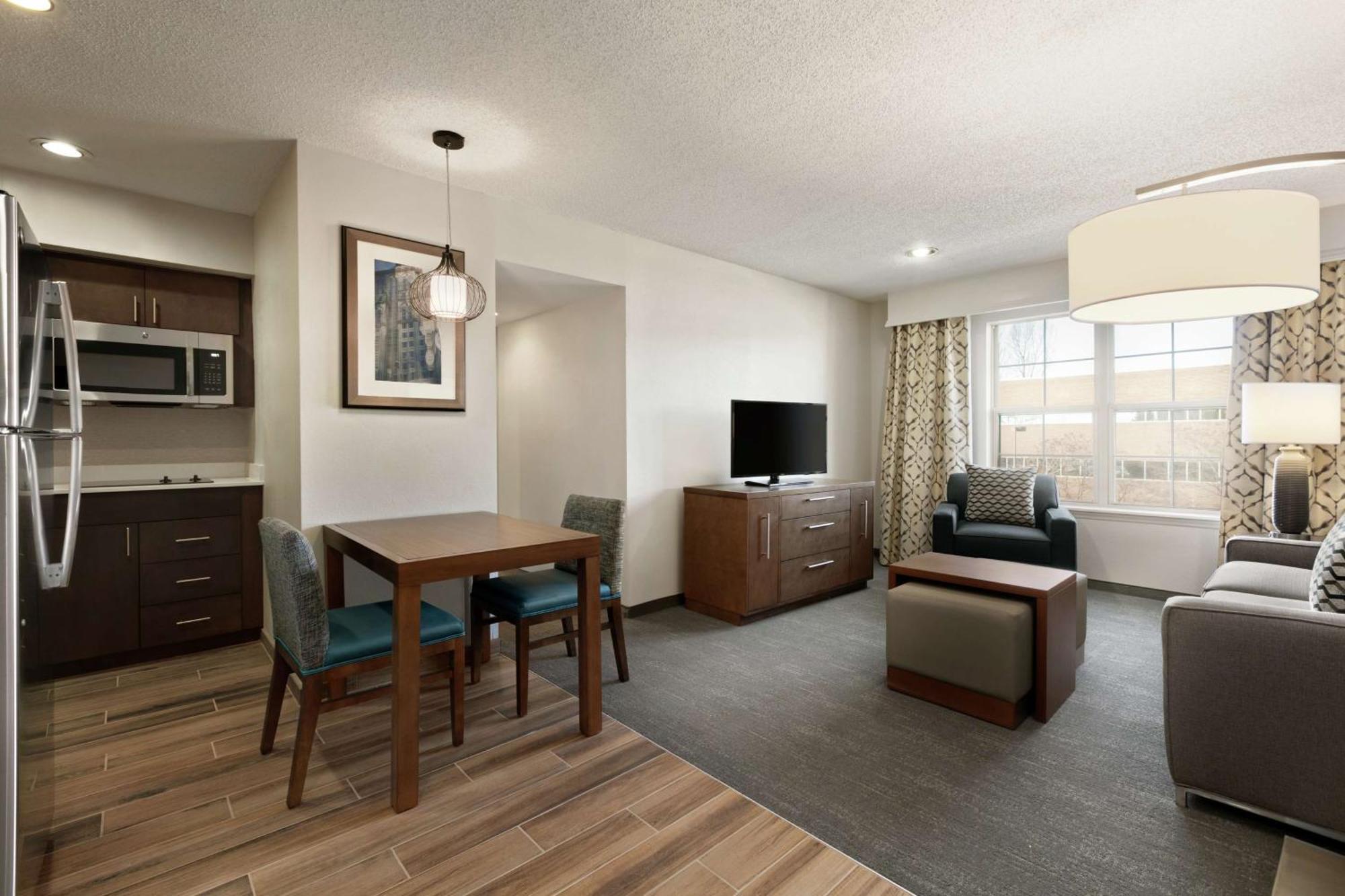 Homewood Suites By Hilton Kansas City Airport Εξωτερικό φωτογραφία